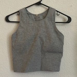 Sports tank top with compression